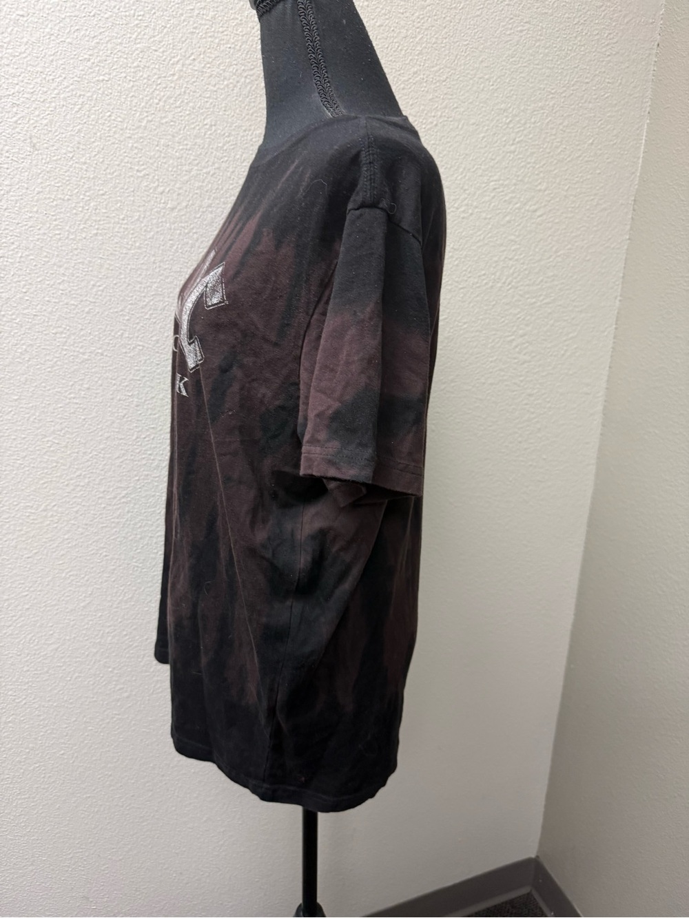 ACDC Back In Black Band Tee Large Distressed Tie Dye Rock Graphic Shirt - Picture 3 of 8